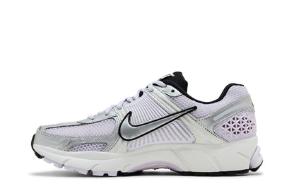 Nike Zoom Vomero 5 Barely Grape Photon Dust Summit White Metallic Silver (Women's) sneaker afbeelding 3 - stylecode IB7253-50