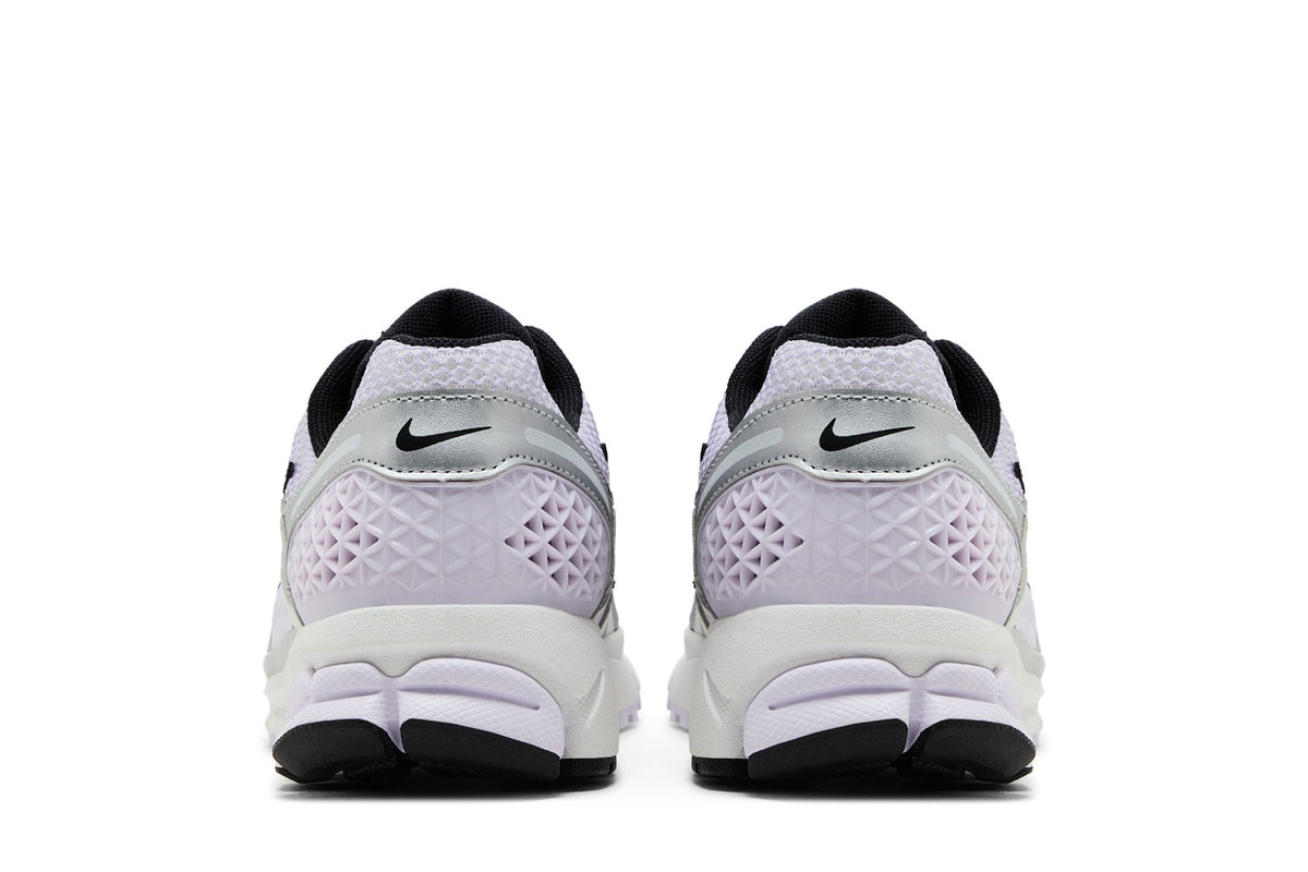 Nike Zoom Vomero 5 Barely Grape Photon Dust Summit White Metallic Silver (Women's) sneaker afbeelding 6 - stylecode IB7253-50