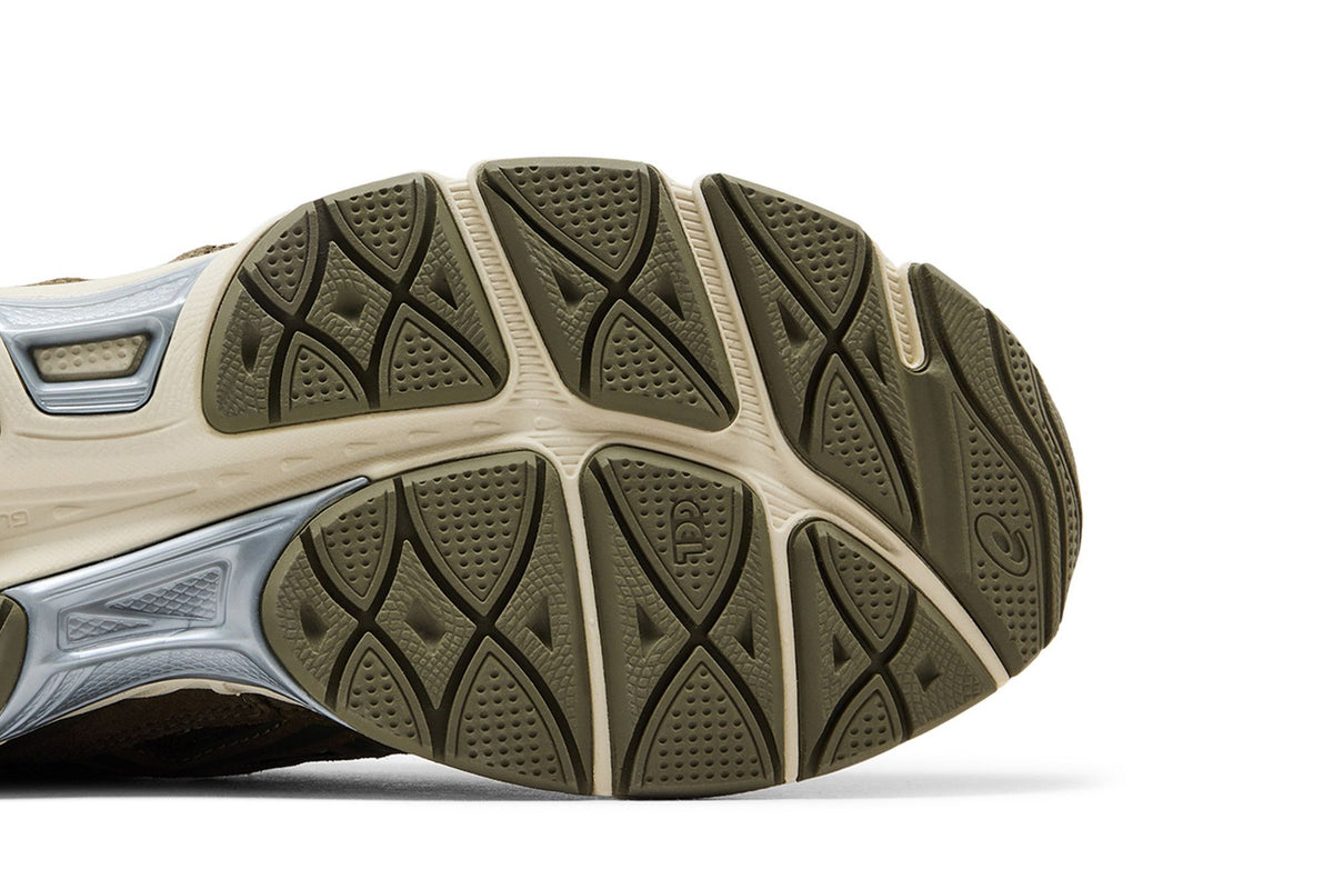 ASICS Gel-NYC Grove Olive Canvas sneaker afbeelding 5 - stylecode 1203A739-300