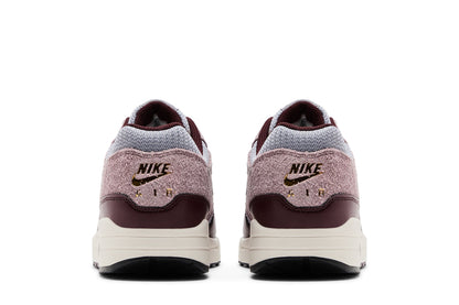 Nike Air Max 1 Essential PRM Cement Grey Burgundy Crush sneaker afbeelding 6 - stylecode FQ7327-001