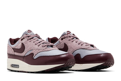 Nike Air Max 1 Essential PRM Cement Grey Burgundy Crush sneaker afbeelding 8 - stylecode FQ7327-001