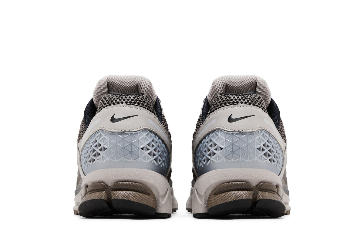 Nike Zoom Vomero 5 College Grey Cave Stone sneaker afbeelding 6 - stylecode FB9149-005