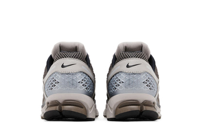 Nike Zoom Vomero 5 College Grey Cave Stone sneaker afbeelding 6 - stylecode FB9149-005