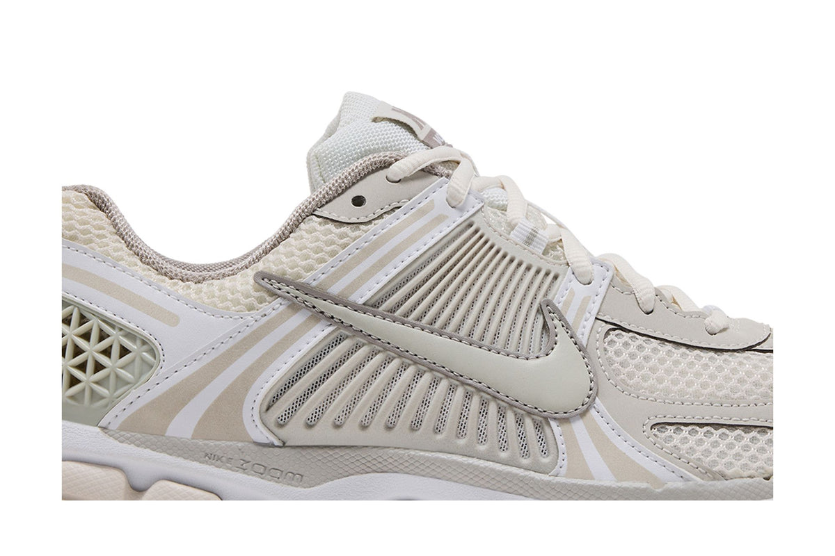 Nike Zoom Vomero 5 Light Bone (Women's) sneaker afbeelding 2 - stylecode FJ2028-107