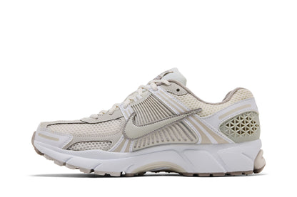 Nike Zoom Vomero 5 Light Bone (Women's) sneaker afbeelding 3 - stylecode FJ2028-107