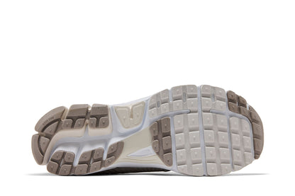 Nike Zoom Vomero 5 Light Bone (Women's) sneaker afbeelding 4 - stylecode FJ2028-107