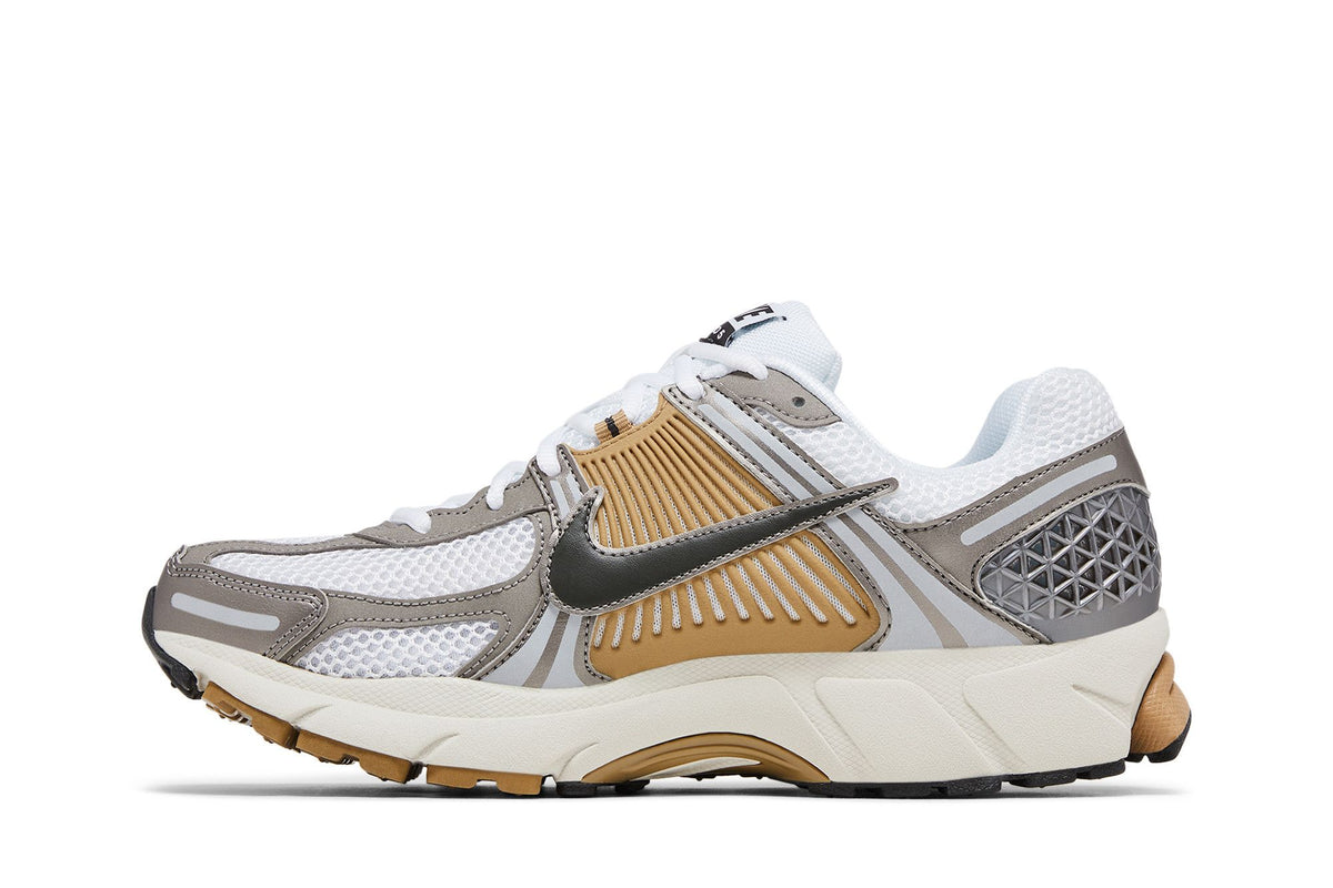 Nike Zoom Vomero 5 Metallic Pewter sneaker afbeelding 3 - stylecode FJ4151-006