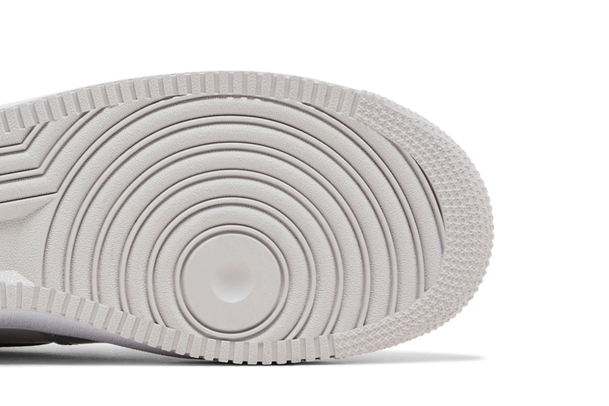 Nike Air Force 1 Low '07 LV8 Wolf Grey Vast Grey White sneaker afbeelding 5 - stylecode HV9405-001