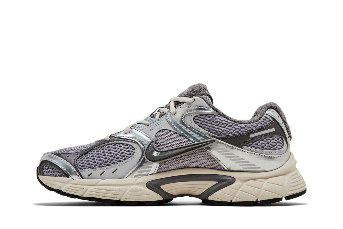 Nike V5 RNR Cement Grey Grey Fog Light Orewood Brown sneaker afbeelding 3 - stylecode HJ5228-003