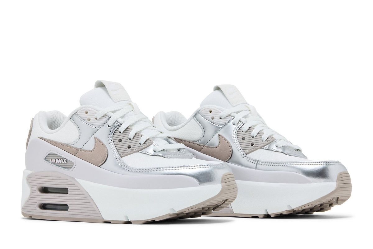 Nike Air Max 90 LV8 Summit White Vast Grey Metallic Platinum College Grey (Women's) sneaker afbeelding 8 - stylecode IB0170-1