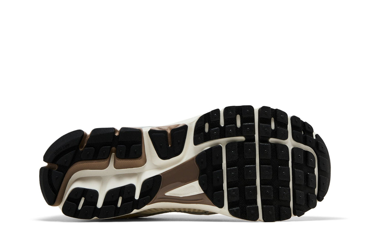 Nike Zoom Vomero 5 Sail Mink Brown Black (Women's) sneaker afbeelding 4 - stylecode IB8129-133
