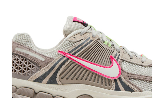 Nike Zoom Vomero 5 College Grey Light Bone Medium Ash Sail (Women's) sneaker afbeelding 2 - stylecode IH0278-033