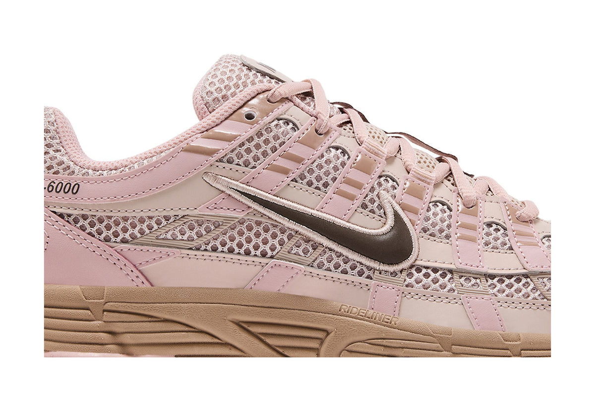 Nike P-6000 SE Fossil Stone Hemp Pink Oxford Ironstone (Women's) sneaker afbeelding 2 - stylecode IF1756-200