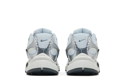 Nike V5 RNR Summit White Blue Tint Photon Dust Smoke Grey (Women's) sneaker afbeelding 6 - stylecode HQ7901-103