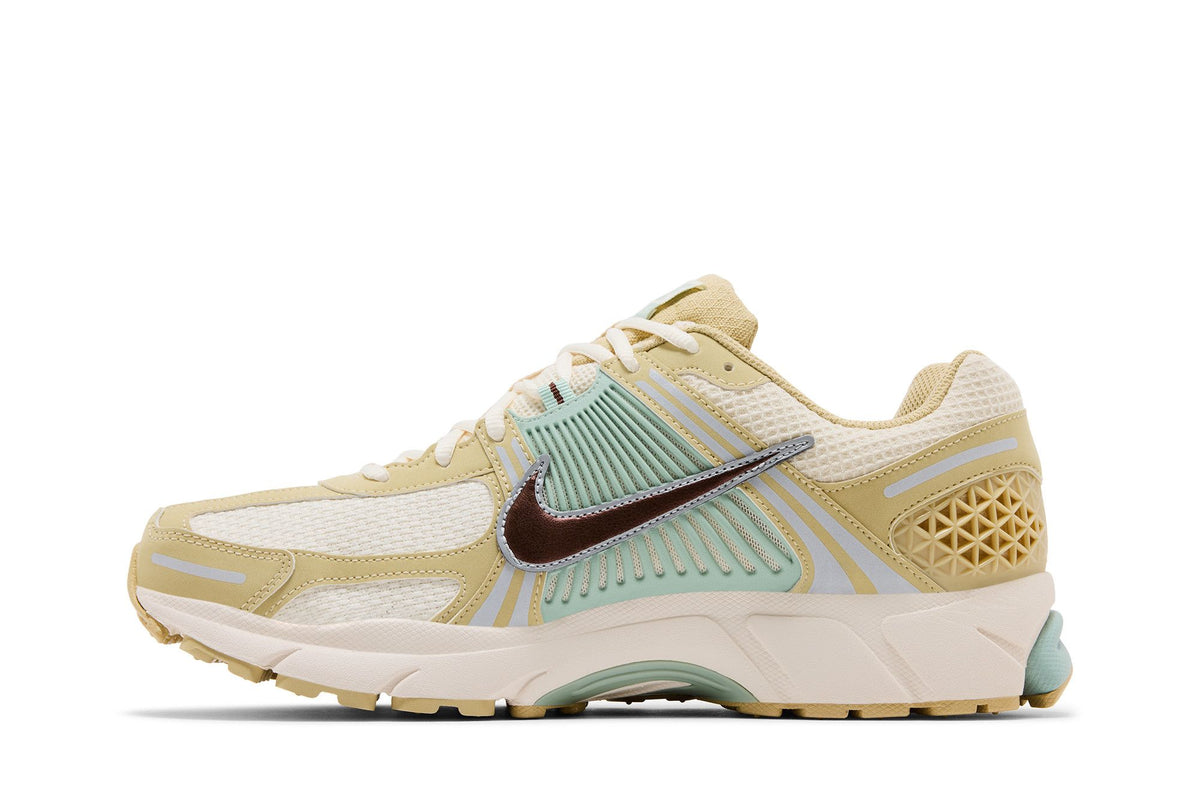 Nike Zoom Vomero 5 Team Gold Seafoam sneaker afbeelding 3 - stylecode IB2987-700