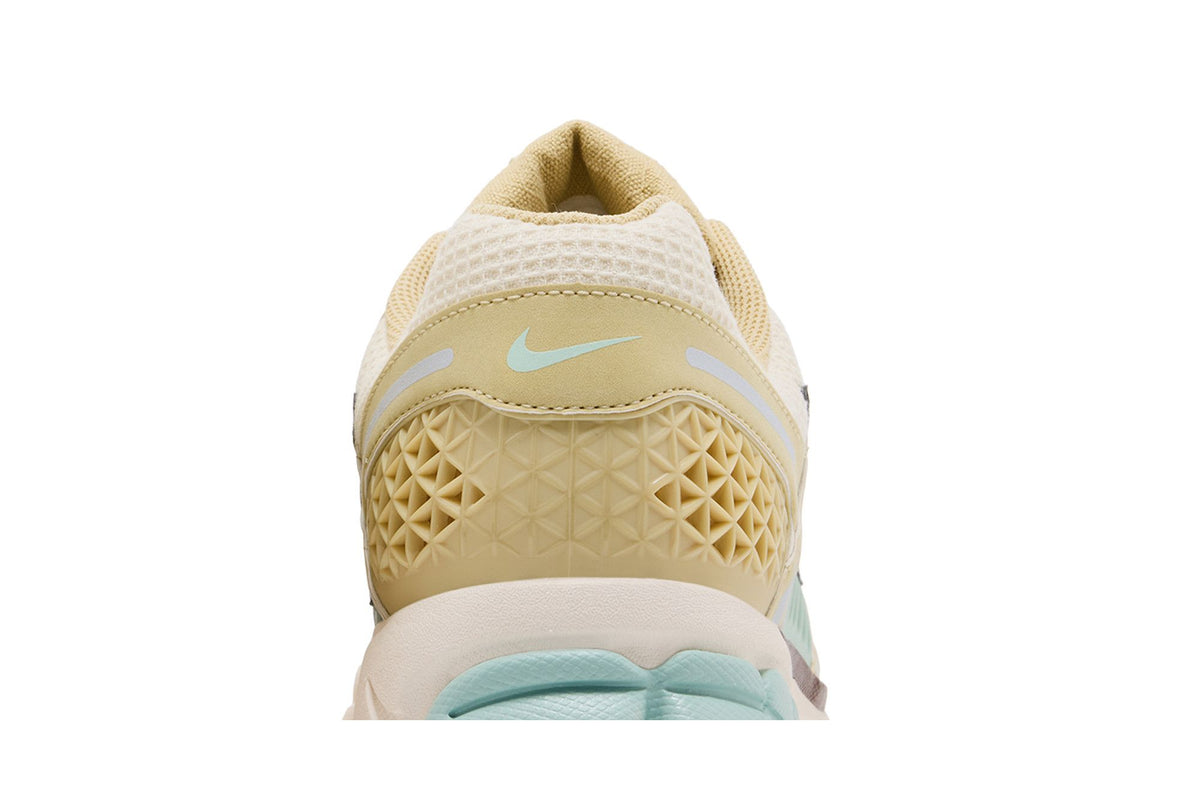 Nike Zoom Vomero 5 Team Gold Seafoam sneaker afbeelding 7 - stylecode IB2987-700