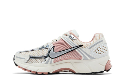 Nike Zoom Vomero 5 Sail Particle Pink (Women's) sneaker afbeelding 3 - stylecode HF1877-102