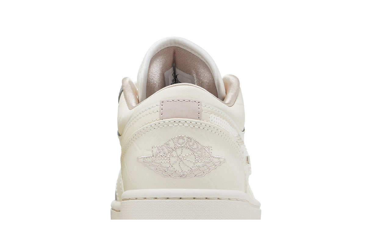 Jordan 1 Low Sail Soft Pearl (Women's) sneaker afbeelding 7 - stylecode IH7323-100
