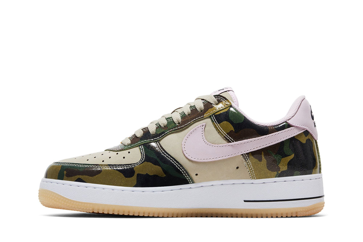 Nike Air Force 1 Low '07 LV8 Patent Camo Pink sneaker afbeelding 3 - stylecode HQ1967-200