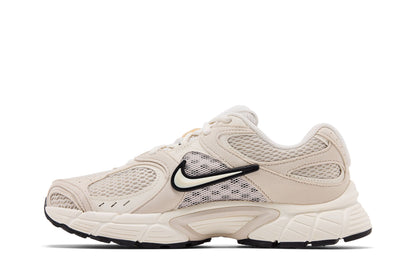 Nike V5 RNR Light Orewood Brown Black Pale Ivory (Women's) sneaker afbeelding 3 - stylecode II6294-100
