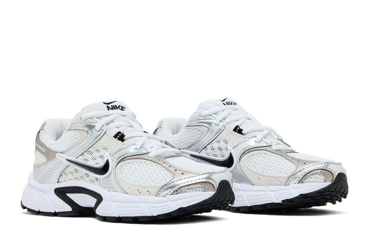 Nike V5 RNR White Vast Grey Metallic Silver Black (Women's) sneaker afbeelding 8 - stylecode HQ7901-107
