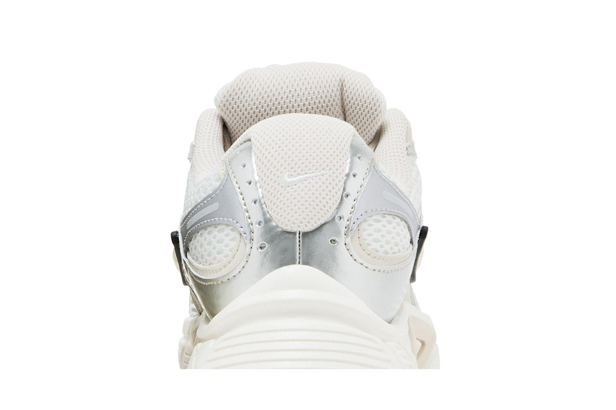 Nike V5 RNR Sail Light Orewood Brown (Women's) sneaker afbeelding 7 - stylecode HQ7901-104