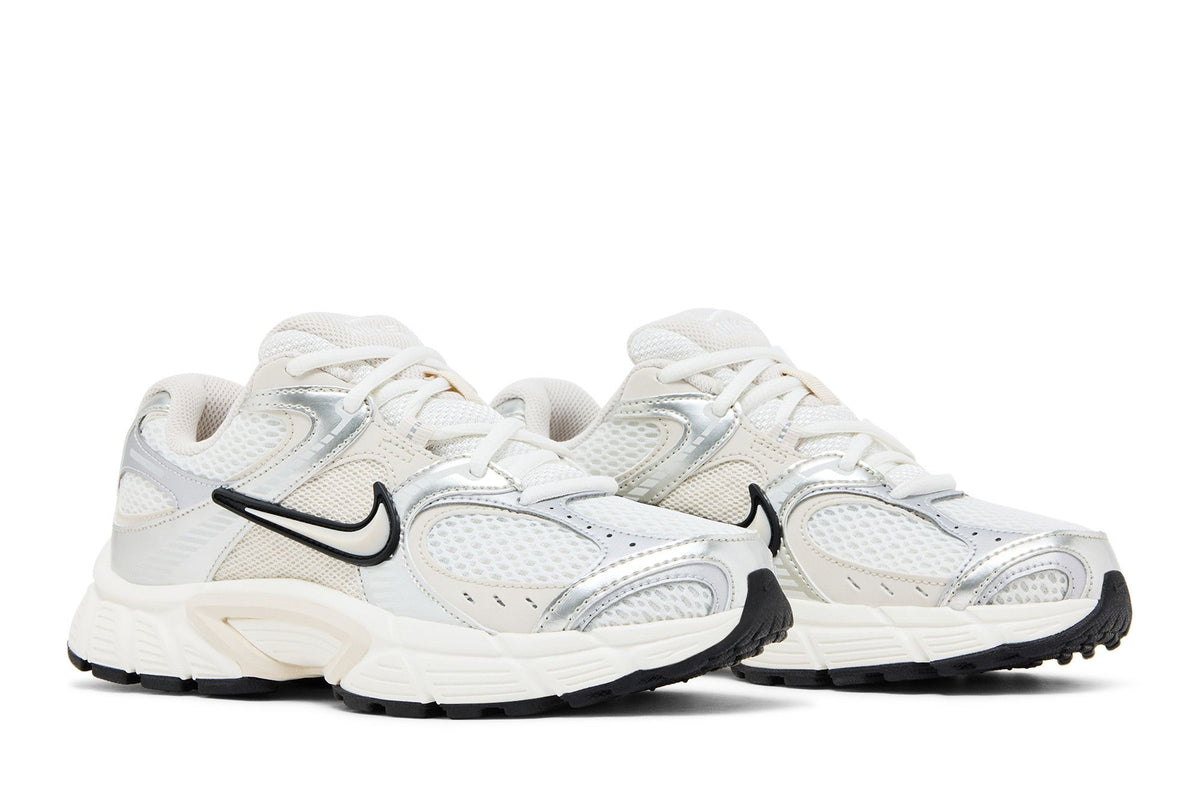 Nike V5 RNR Sail Light Orewood Brown (Women's) sneaker afbeelding 8 - stylecode HQ7901-104