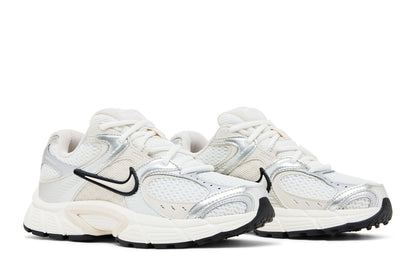 Nike V5 RNR Sail Light Orewood Brown (Women's) sneaker afbeelding 8 - stylecode HQ7901-104