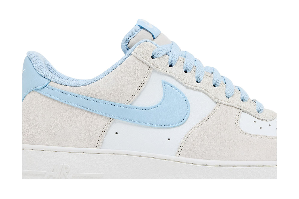 Nike Air Force 1 Low '07 LV8 Light Bone Light Armory Blue sneaker afbeelding 2 - stylecode FQ8714-005