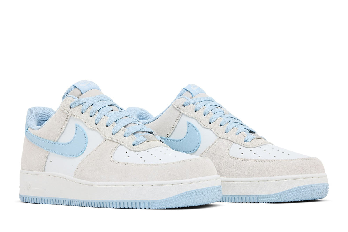 Nike Air Force 1 Low '07 LV8 Light Bone Light Armory Blue sneaker afbeelding 8 - stylecode FQ8714-005