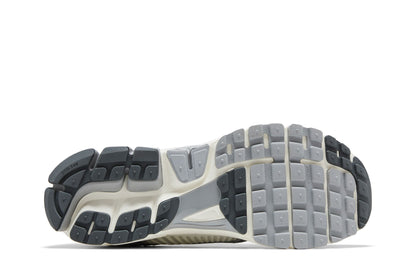 Nike Zoom Vomero 5 Metallic Silver sneaker afbeelding 4 - stylecode IM2219-121