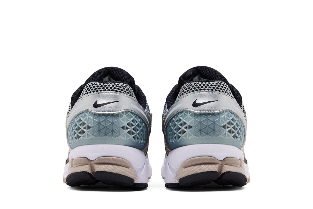 Nike Zoom Vomero 5 Metallic Silver College Grey sneaker afbeelding 6 - stylecode FJ4151-007