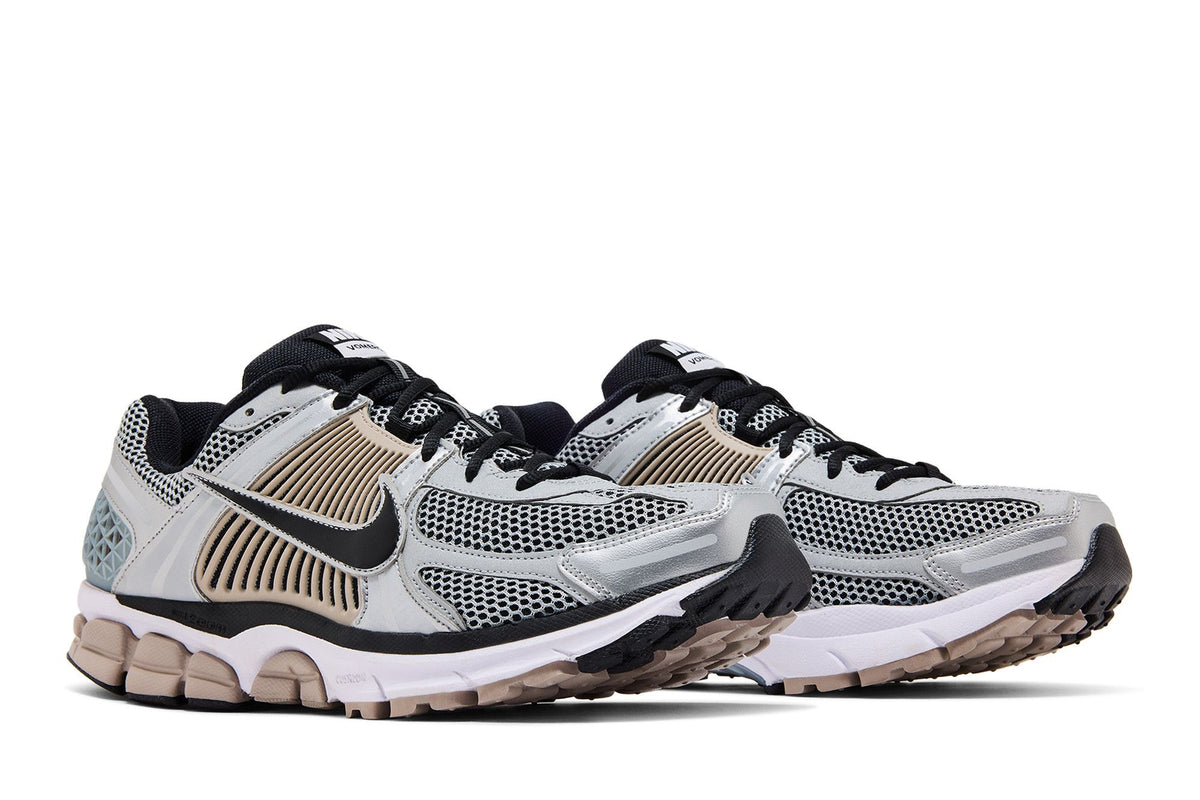 Nike Zoom Vomero 5 Metallic Silver College Grey sneaker afbeelding 8 - stylecode FJ4151-007