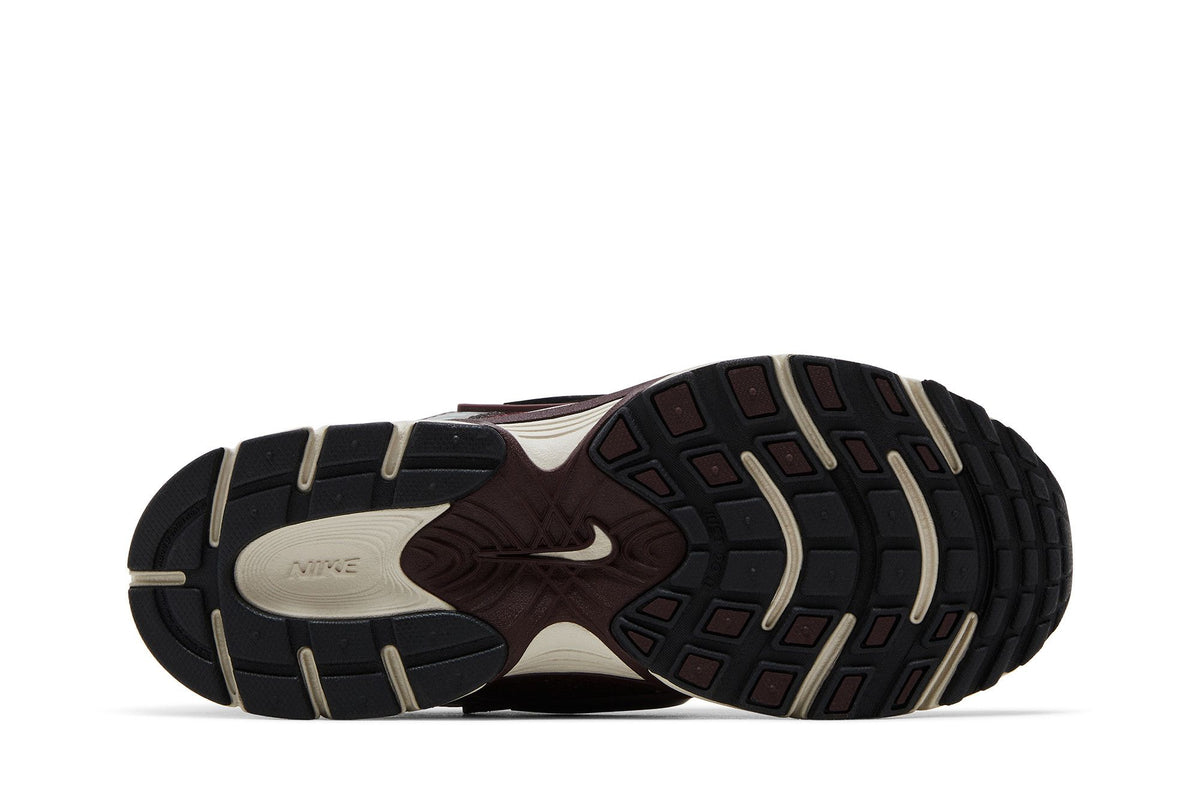 Nike V5 RNR Burgundy Crush College Grey (Women's) sneaker afbeelding 4 - stylecode HQ7901-602
