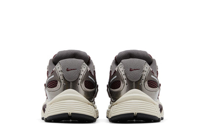 Nike V5 RNR Burgundy Crush College Grey (Women's) sneaker afbeelding 6 - stylecode HQ7901-602