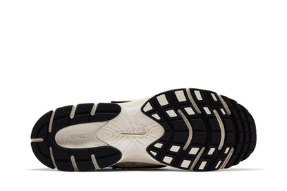 Nike V5 RNR Phantom Metallic Gold sneaker afbeelding 4 - stylecode IO7523-030
