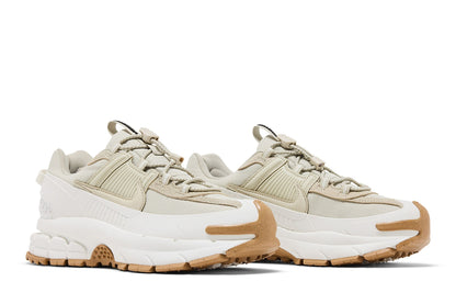 Nike Zoom Vomero 5 Roam Sail Light Stone Gum (Women's) sneaker afbeelding 8 - stylecode HQ2181-100