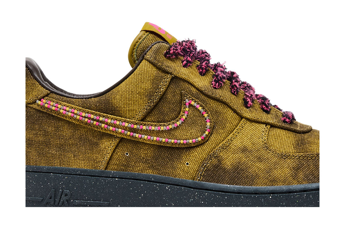 Nike Air Force 1 Low '07 QS Boucle Desert Moss Fierce Pink sneaker afbeelding 2 - stylecode IO4474-300