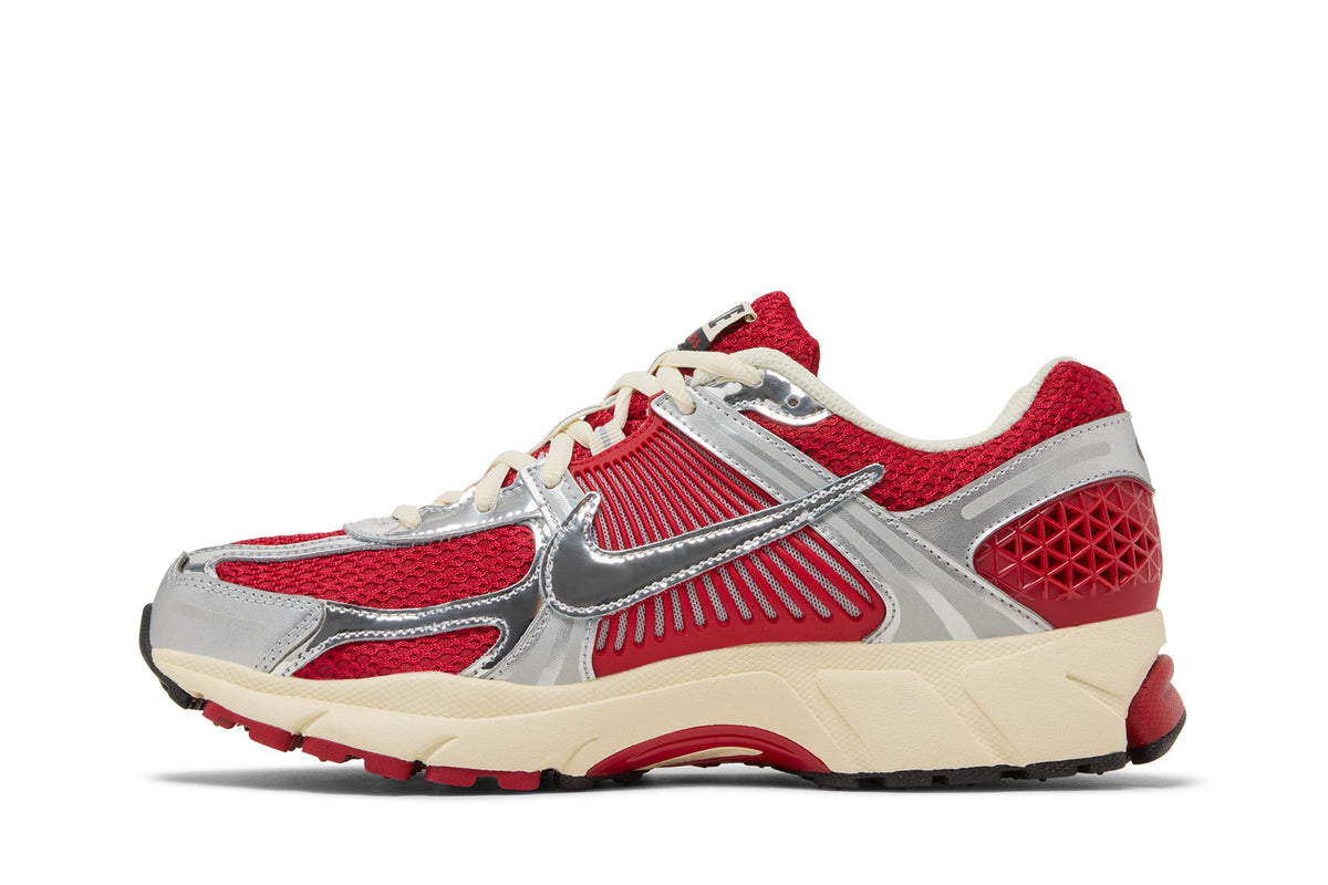 Nike Zoom Vomero 5 Gym Red Chrome sneaker afbeelding 3 - stylecode IM3486-600