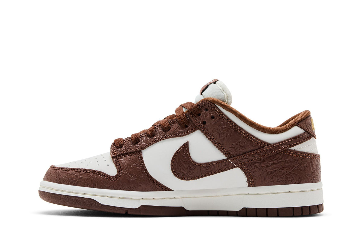 Nike Dunk Low Embossed Baroque Sail Fauna Brown (Women's) sneaker afbeelding 3 - stylecode IF3944-100