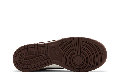 Nike Dunk Low Embossed Baroque Sail Fauna Brown (Women's) sneaker afbeelding 4 - stylecode IF3944-100