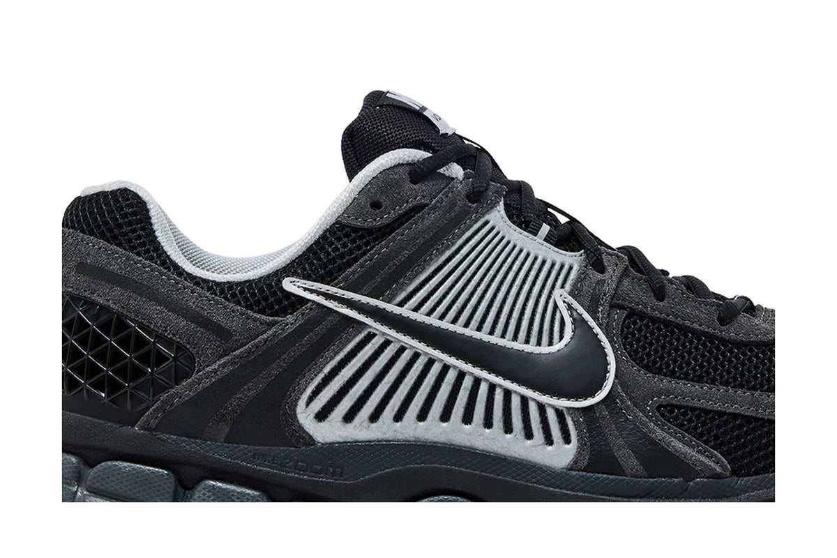 Nike Zoom Vomero 5 Anthracite Flat Silver sneaker afbeelding 2 - stylecode HF1553-006