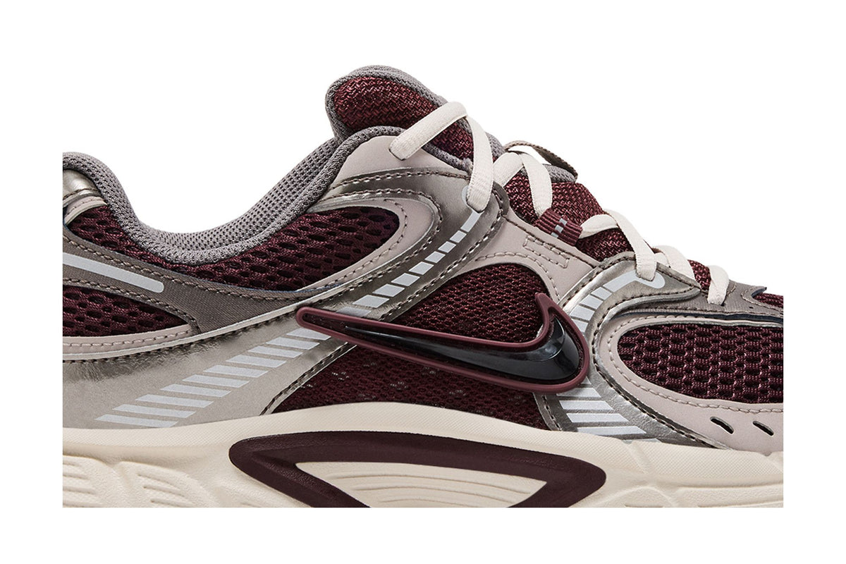 Nike V5 RNR Burgundy Crush College Grey sneaker afbeelding 2 - stylecode HJ5228-600