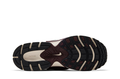 Nike V5 RNR Burgundy Crush College Grey sneaker afbeelding 4 - stylecode HJ5228-600
