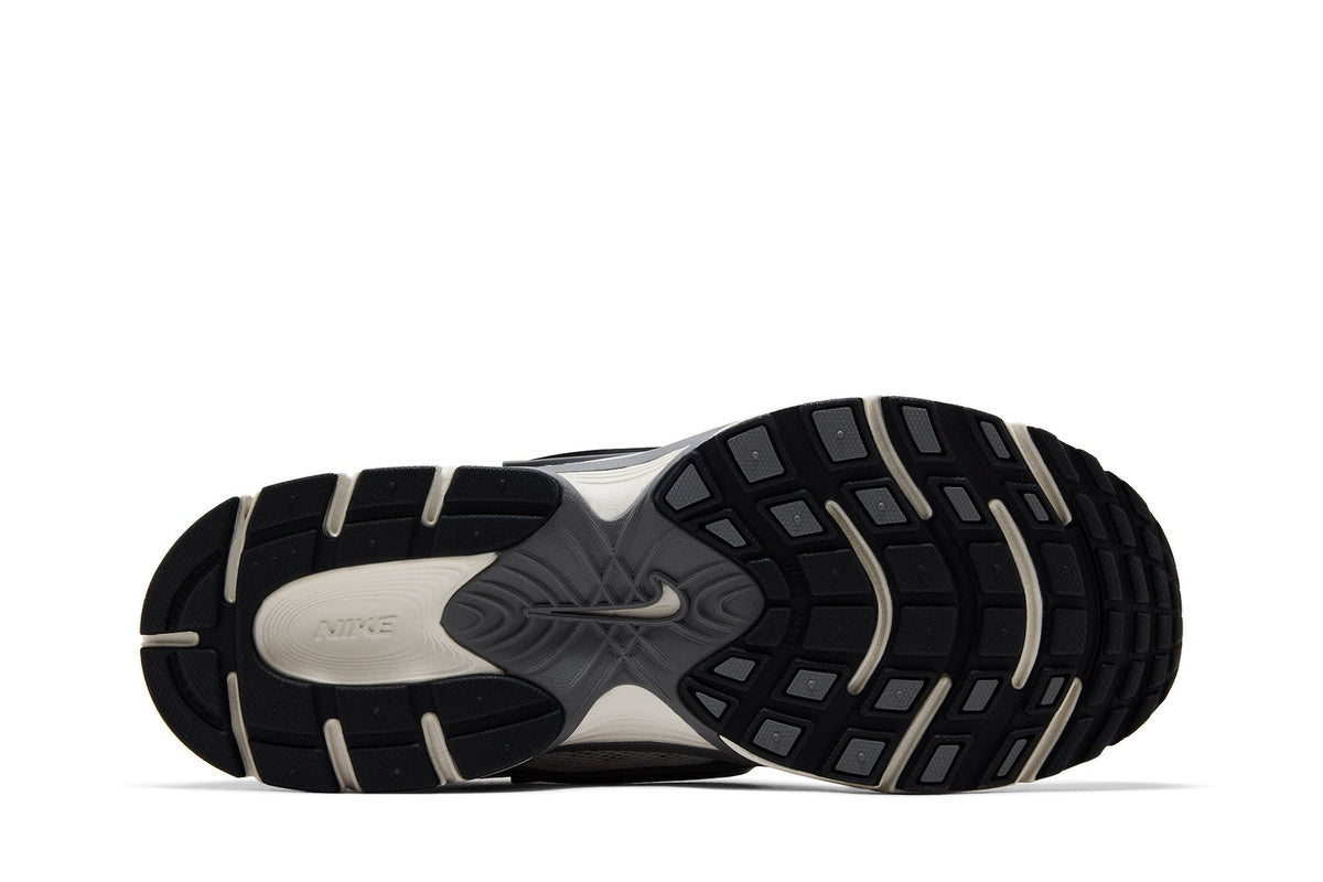 Nike V5 RNR Phantom Pencil Point sneaker afbeelding 4 - stylecode HJ5228-009