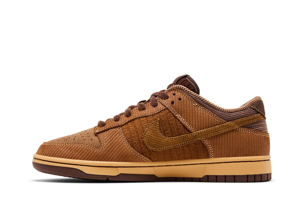 Nike Dunk Low Retro Premium Light British Tan Corduroy sneaker afbeelding 3 - stylecode IB7746-200