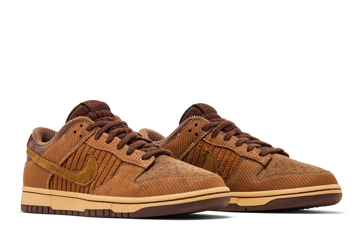 Nike Dunk Low Retro Premium Light British Tan Corduroy sneaker afbeelding 8 - stylecode IB7746-200