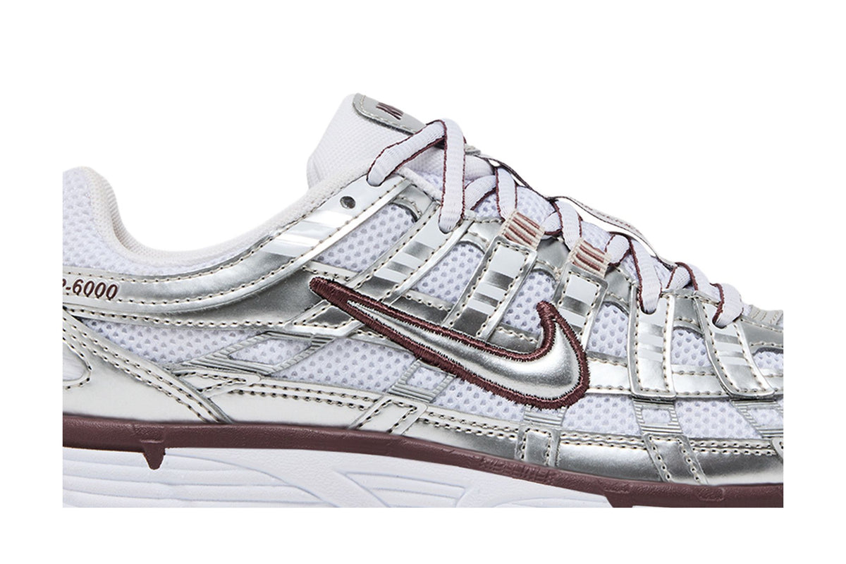 Nike P-6000 White Metallic Silver Tattoo (Women's) sneaker afbeelding 2 - stylecode BV1021-110