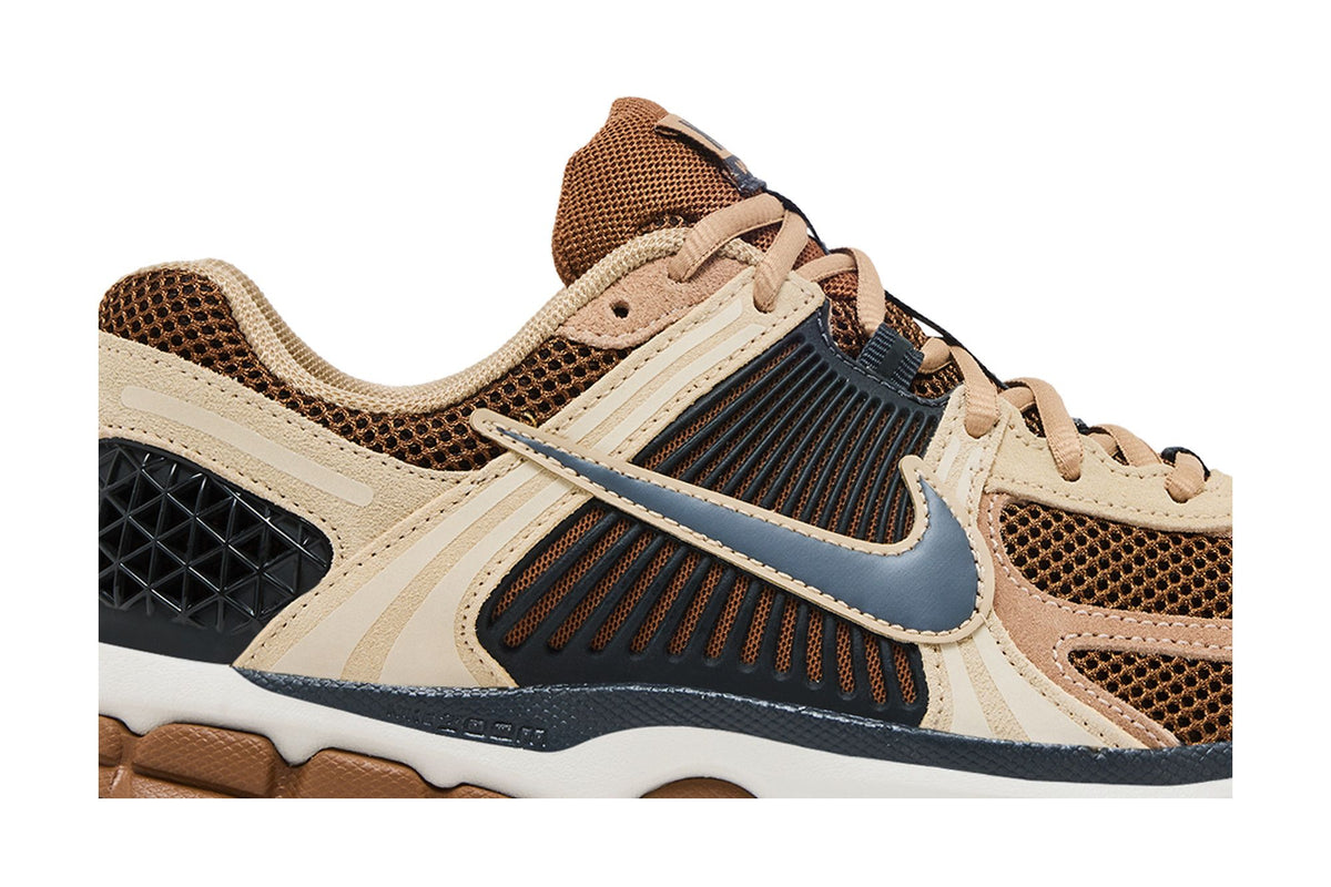 Nike Zoom Vomero 5 Light British Tan Khaki sneaker afbeelding 2 - stylecode HF1553-202