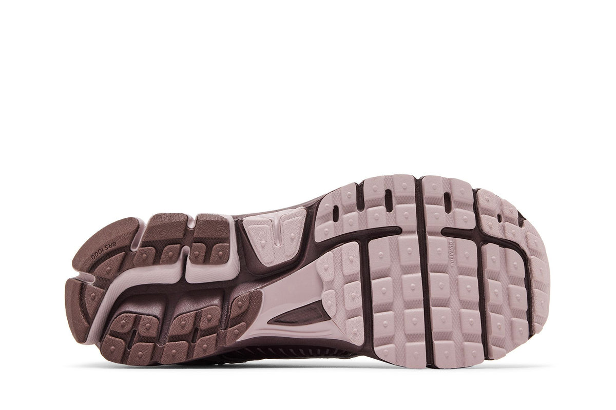 Nike Zoom Vomero 5 Tattoo Particle Rose (Women's) sneaker afbeelding 4 - stylecode II6236-500